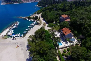 Dubrovnik 5-Bedroom Villa with Pool