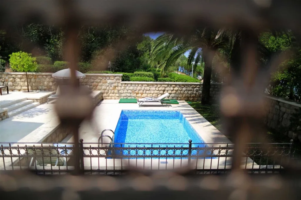 Dubrovnik 5-Bedroom Villa with Pool