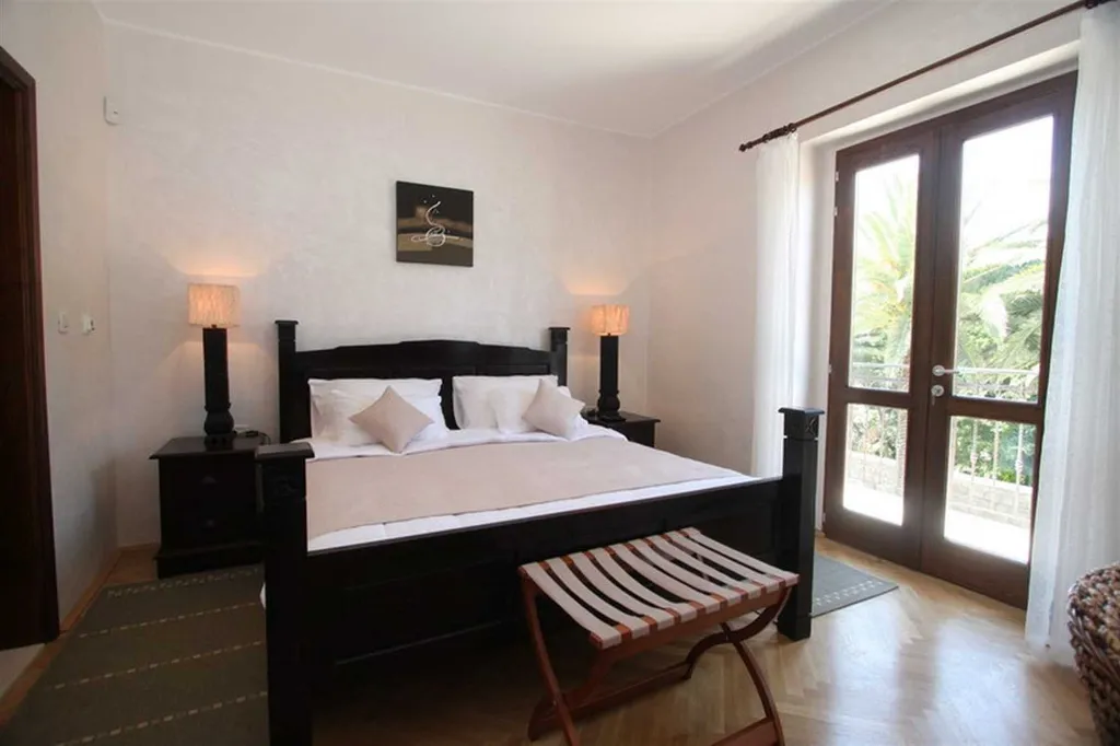 Dubrovnik 5-Bedroom Villa with Pool