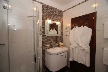 Dubrovnik 5-Bedroom Villa with Pool