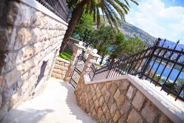 Dubrovnik 5-Bedroom Villa with Pool