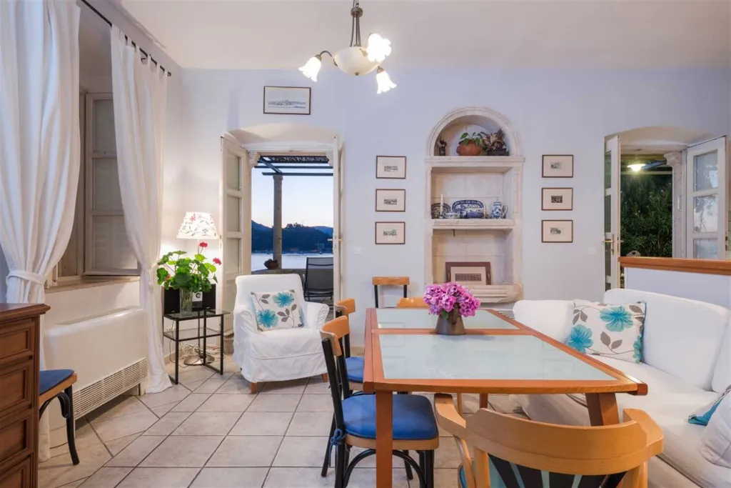 Villa in Mlini with Outdoor Pool