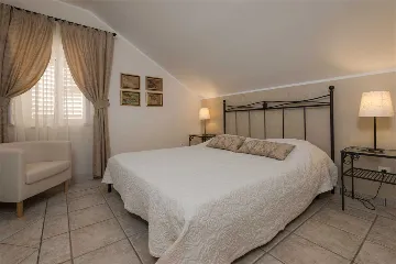 Villa in Mlini with Outdoor Pool