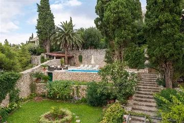 Villa in Mlini with Outdoor Pool