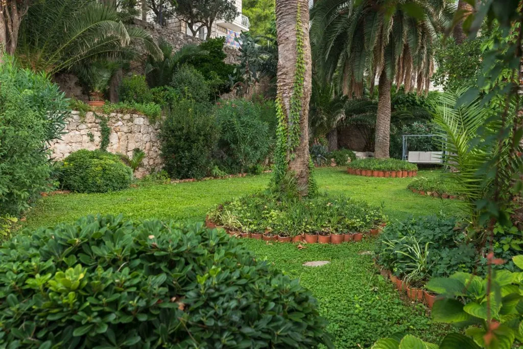 Villa in Mlini with Outdoor Pool
