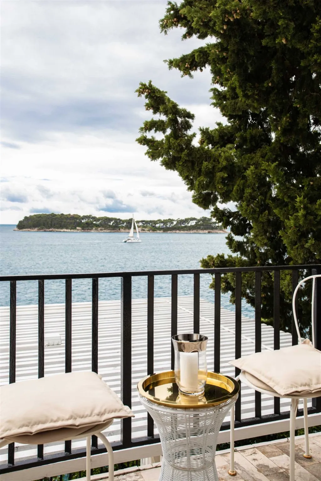 Villa in Dubrovnik with private beach & infinity pool