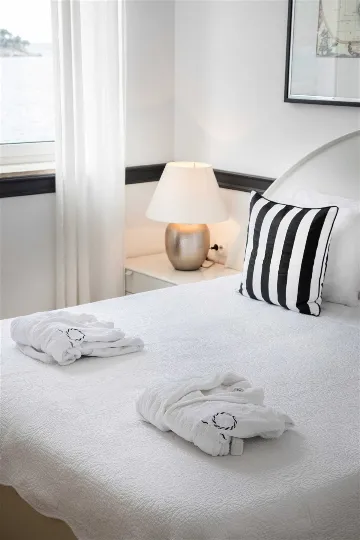 Villa in Dubrovnik with private beach & infinity pool