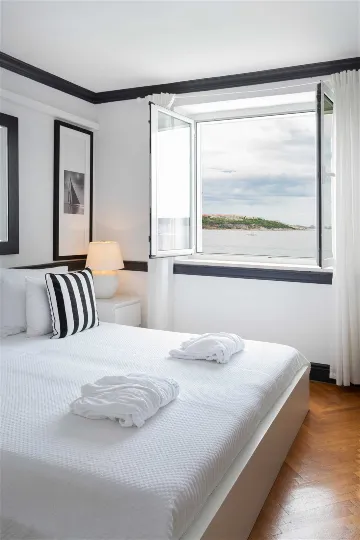 Villa in Dubrovnik with private beach & infinity pool