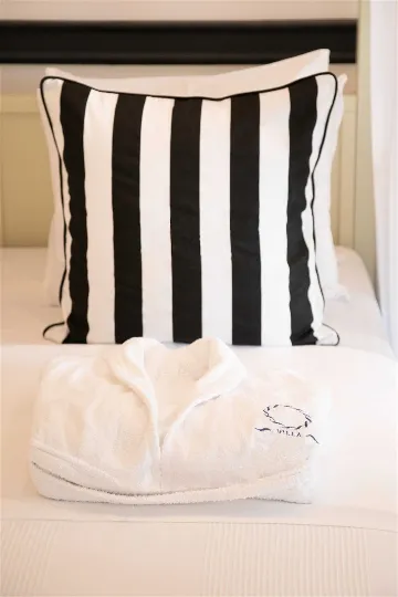 Villa in Dubrovnik with private beach & infinity pool