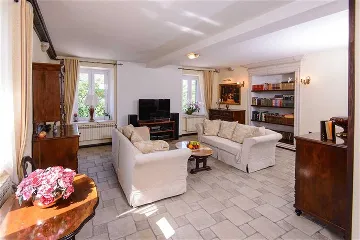 Villa with Pool & Jacuzzi for 10 Guests in Mlini