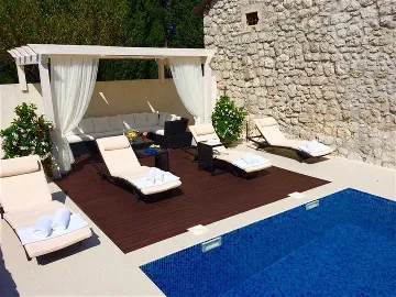 Villa with Pool & Jacuzzi for 10 Guests in Mlini