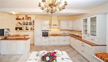 Villa with Pool & Jacuzzi for 10 Guests in Mlini