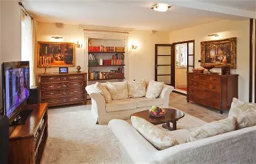 Villa with Pool & Jacuzzi for 10 Guests in Mlini