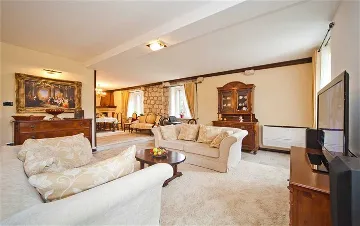 Villa with Pool & Jacuzzi for 10 Guests in Mlini