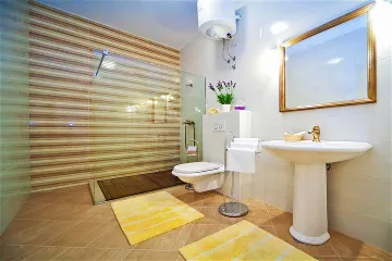 Villa with Pool & Jacuzzi for 10 Guests in Mlini