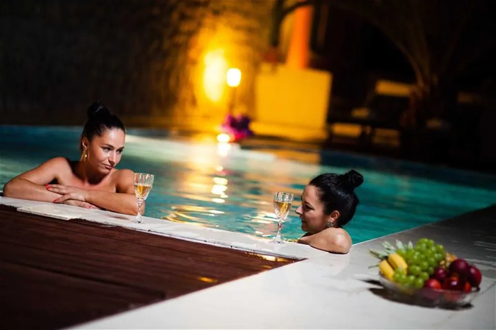 Villa with Pool & Jacuzzi for 10 Guests in Mlini