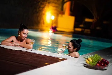 Villa with Pool & Jacuzzi for 10 Guests in Mlini