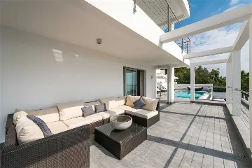 Orašac Villa with Private Pool for 8 Guests