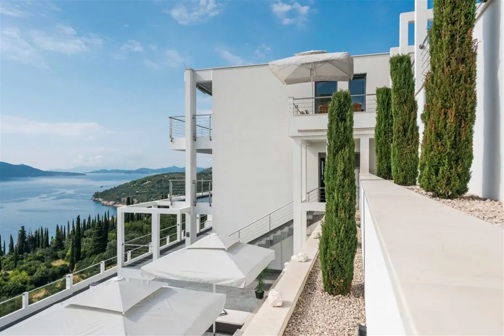 Orašac Villa with Private Pool for 8 Guests