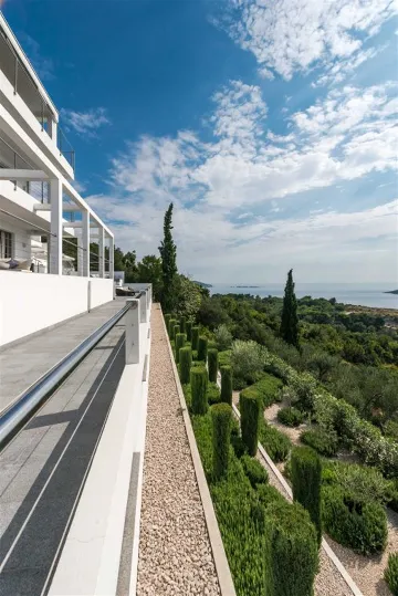 Orašac Villa with Private Pool for 8 Guests