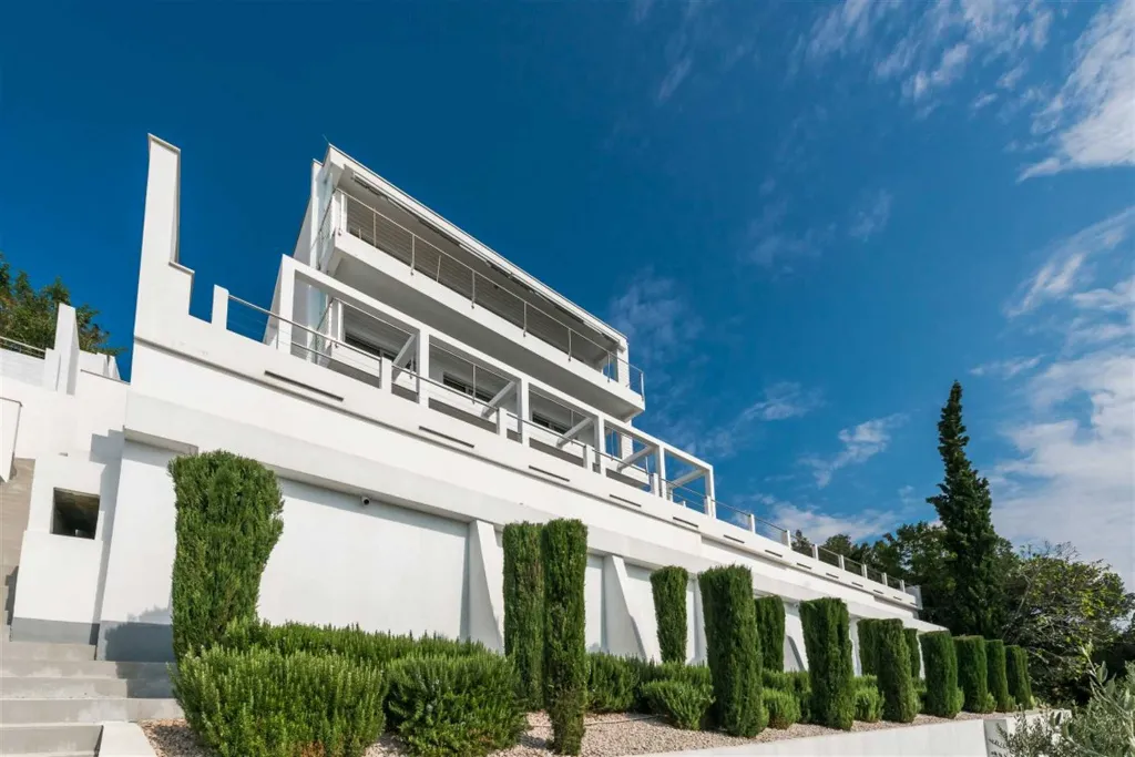 Orašac Villa with Private Pool for 8 Guests