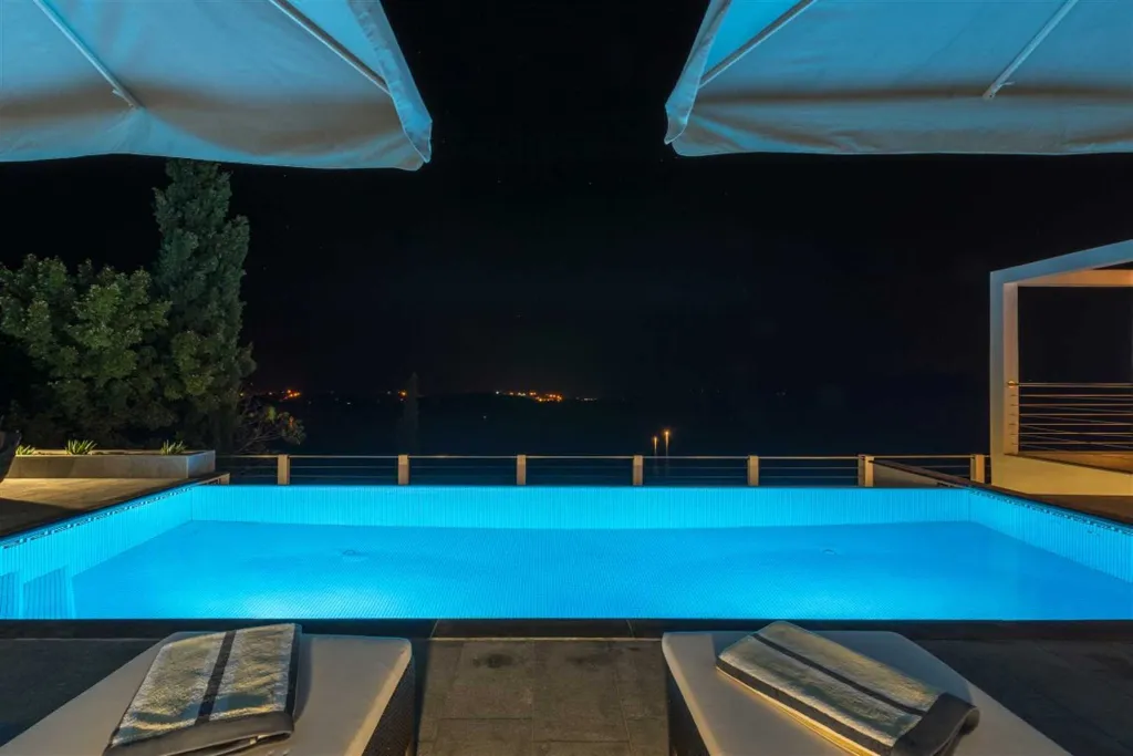 Orašac Villa with Private Pool for 8 Guests