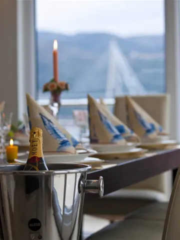 Air-Conditioned 4-Bedroom Villa with Pool in Dubrovnik