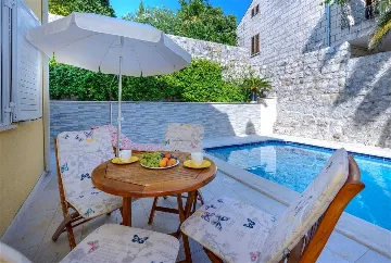 Mlini 5-Bedroom Villa with Pool and Jacuzzi