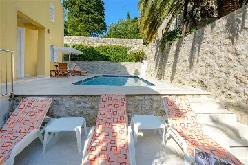 Mlini 5-Bedroom Villa with Pool and Jacuzzi