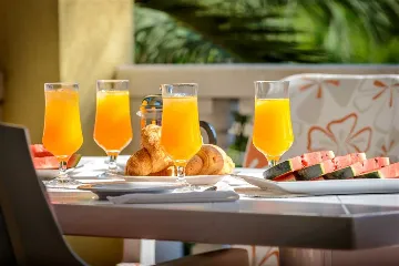 Mlini 5-Bedroom Villa with Pool and Jacuzzi