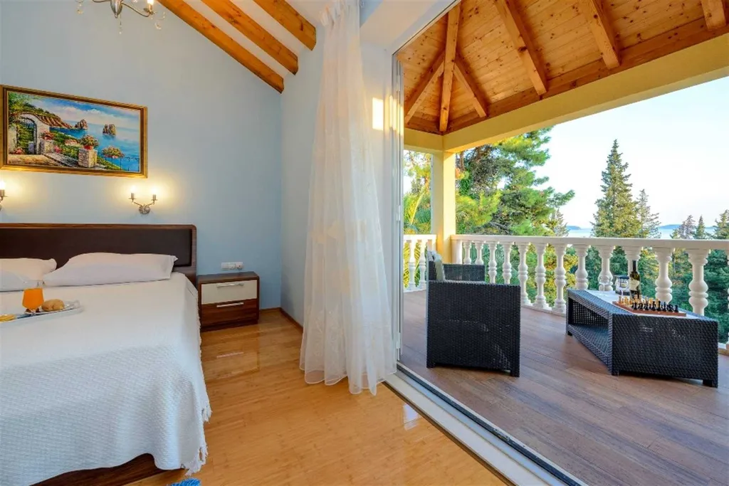 Mlini 5-Bedroom Villa with Pool and Jacuzzi