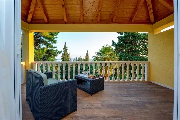 Mlini 5-Bedroom Villa with Pool and Jacuzzi