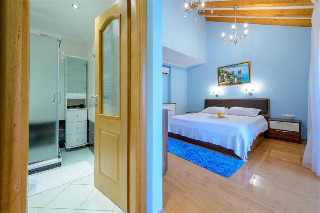 Mlini 5-Bedroom Villa with Pool and Jacuzzi