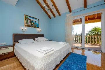 Mlini 5-Bedroom Villa with Pool and Jacuzzi