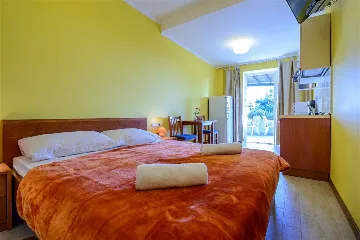 Mlini 5-Bedroom Villa with Pool and Jacuzzi