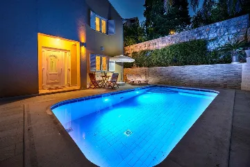 Mlini 5-Bedroom Villa with Pool and Jacuzzi