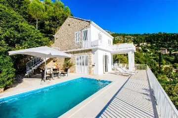 Dubrovnik Villa for 5 Guests with Outdoor Pool