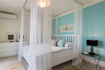 Orašac Air-Conditioned Villa with Pool for 4