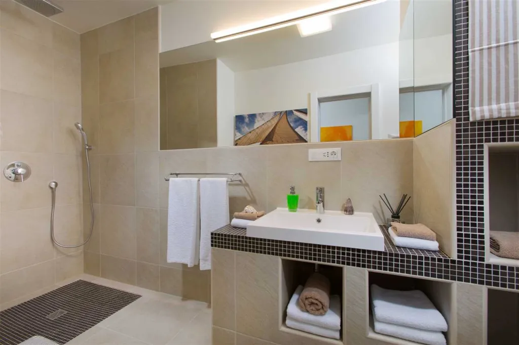 Orašac Air-Conditioned Villa with Pool for 4