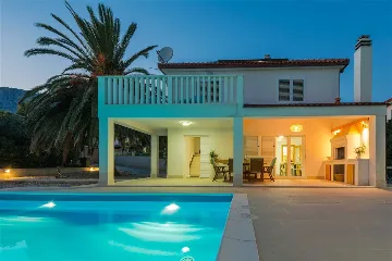 Villa in Orebić for 8 Guests with Swimming Pool