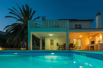 Villa in Orebić for 8 Guests with Swimming Pool