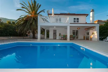 Villa in Orebić for 8 Guests with Swimming Pool