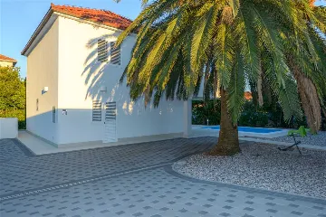 Villa in Orebić for 8 Guests with Swimming Pool