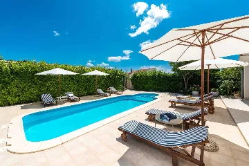 Orebić Villa with Swimming Pool and 4 Bedrooms