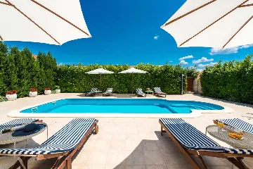 Orebić Villa with Swimming Pool and 4 Bedrooms