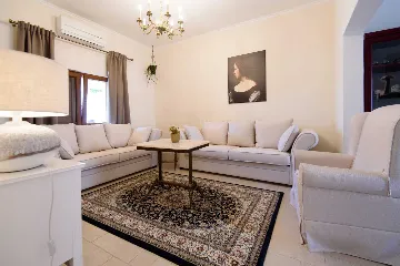 Orebić Villa with Swimming Pool and 4 Bedrooms