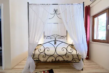 Orebić Villa with Swimming Pool and 4 Bedrooms