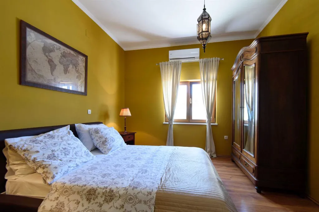 Orebić Villa with Swimming Pool and 4 Bedrooms