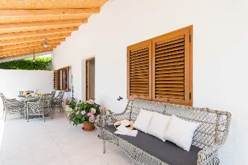 Orebić Villa with Swimming Pool and 4 Bedrooms