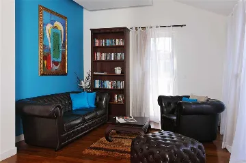 5-Bedroom Villa with Heated Pool in Drašnice